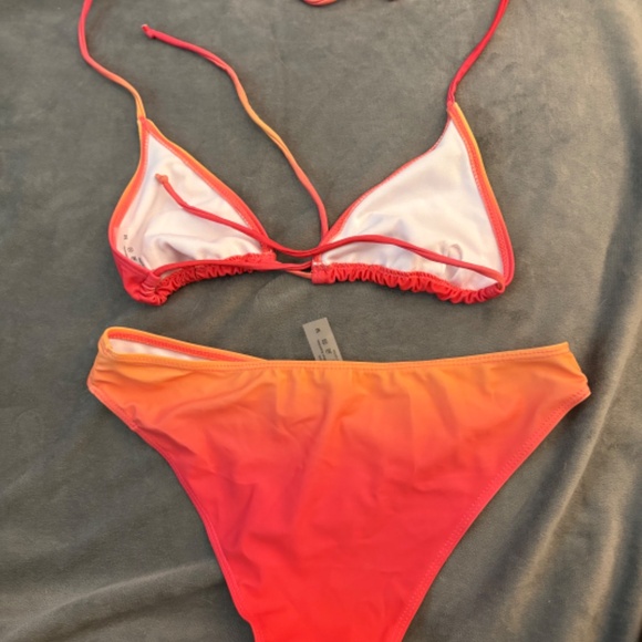 Sunset bikini - Picture 2 of 2